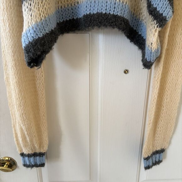 Kimchi Blue Women Cropped Sweater Pullover Crochet Lace Trim Size SP Boho Preppy - Picture 3 of 11